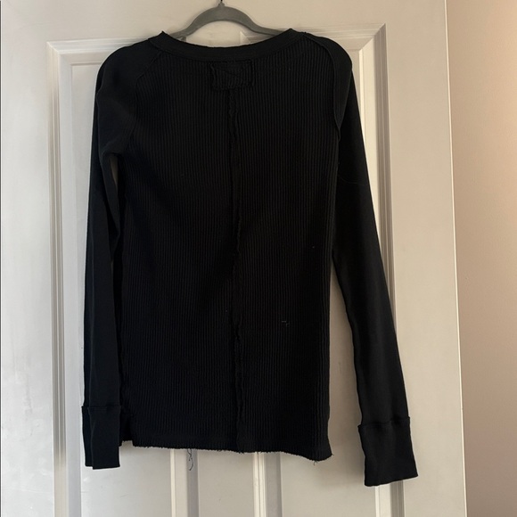 We the free black waffle long sleeve top size medium - Picture 4 of 4
